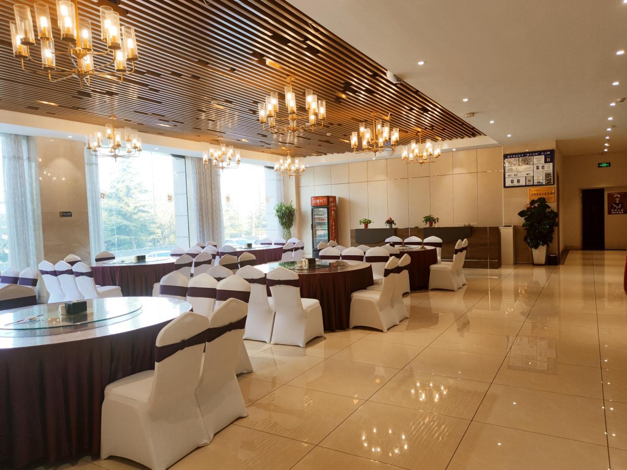 Huashan Xinghe International Hotel Huayin Экстерьер фото