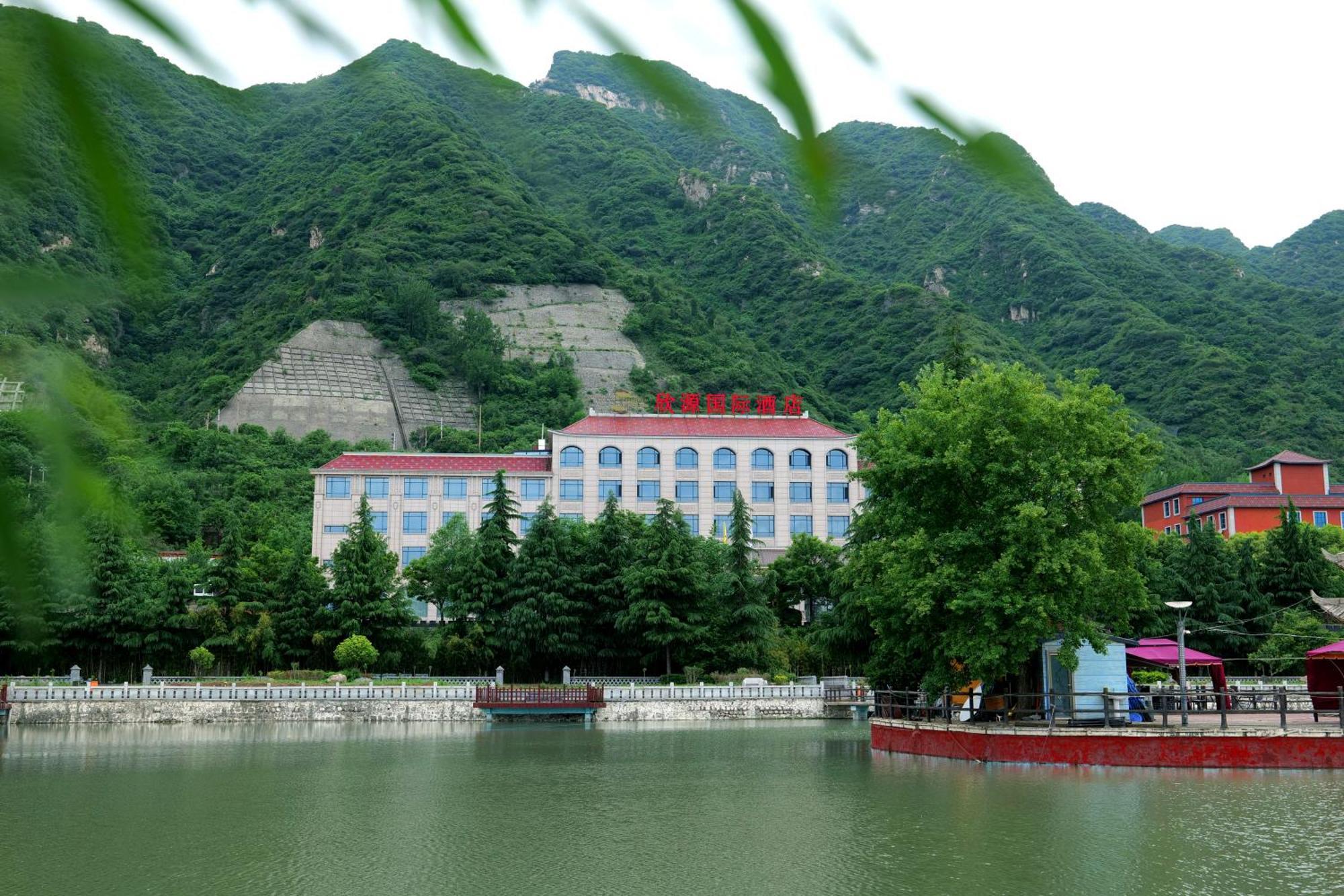 Huashan Xinghe International Hotel Huayin Экстерьер фото