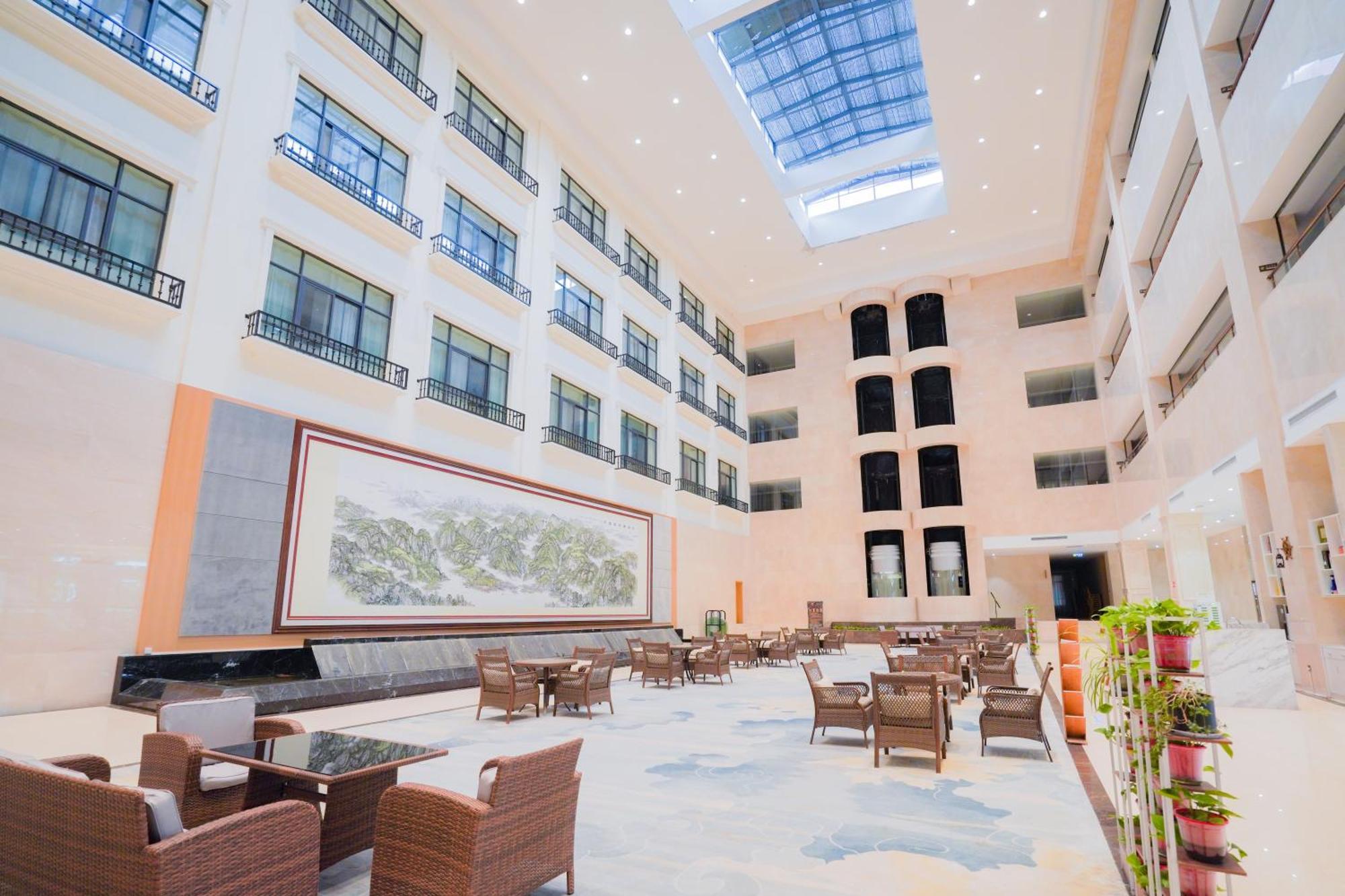 Huashan Xinghe International Hotel Huayin Экстерьер фото